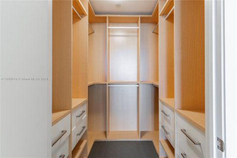 Condominio en venta en Miami, Florida, 2 dormitorios, 144.65 m2 № 1726029 - foto 20