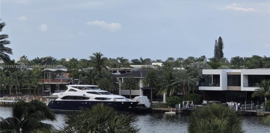 Condominio en Aventura, Florida, 2 dormitorios  № 1974629