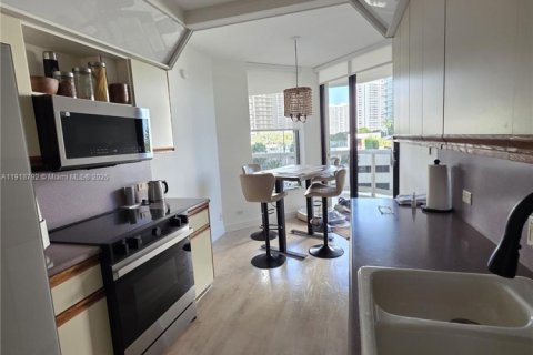 Condominio en venta en Aventura, Florida, 2 dormitorios, 150.69 m2 № 1974629 - foto 8