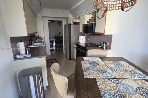 Condominio en venta en Aventura, Florida, 2 dormitorios, 150.69 m2 № 1974629 - foto 11