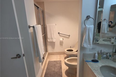 Condominio en venta en Aventura, Florida, 2 dormitorios, 150.69 m2 № 1974629 - foto 17