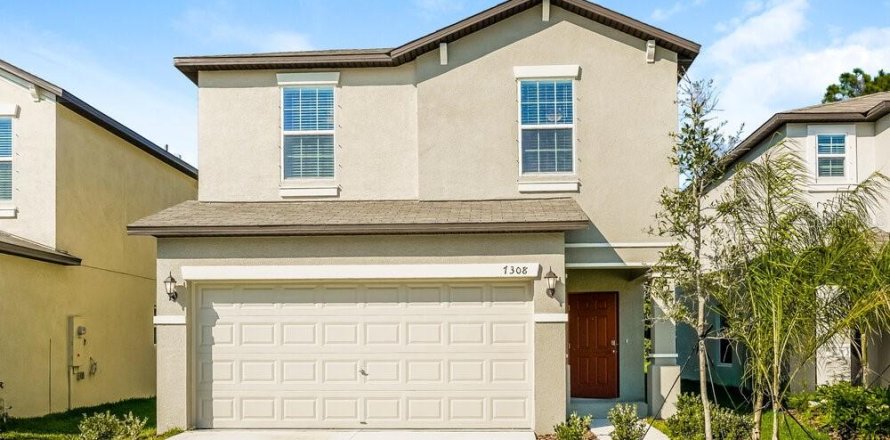 House in Tampa, Florida 4 bedrooms, 167.69 sq.m. № 2216379
