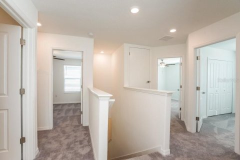 House in Tampa, Florida 4 bedrooms, 167.69 sq.m. № 2216379 - photo 11