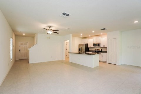 House in Tampa, Florida 4 bedrooms, 167.69 sq.m. № 2216379 - photo 5