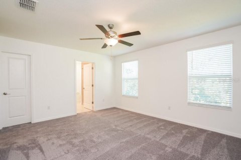 House in Tampa, Florida 4 bedrooms, 167.69 sq.m. № 2216379 - photo 12