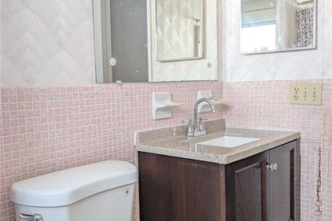 Condo in Saint Petersburg, Florida, 2 bedrooms  № 2196660 - photo 21