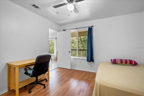 Condo in Gainesville, Florida, 4 bedrooms № 2236391 - photo 18