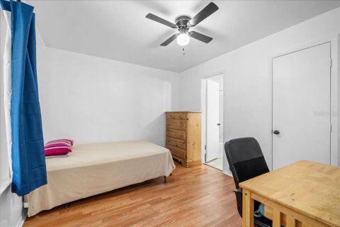 Condo in Gainesville, Florida, 4 bedrooms № 2236391 - photo 17