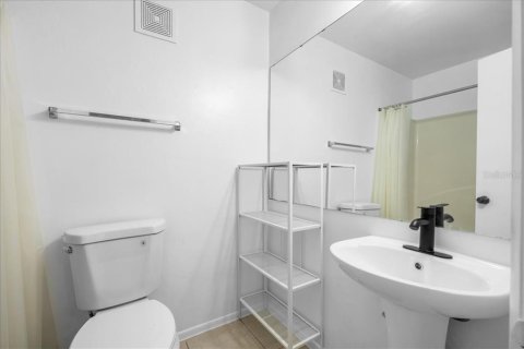 Condo in Gainesville, Florida, 4 bedrooms № 2236391 - photo 20
