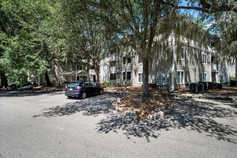 Condo in Gainesville, Florida, 4 bedrooms № 2236391 - photo 2