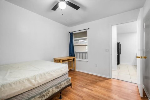 Condo in Gainesville, Florida, 4 bedrooms № 2236391 - photo 28