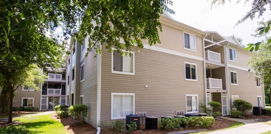 Condo in Gainesville, Florida, 4 bedrooms № 2236391