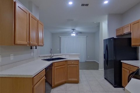 Villa ou maison à louer à Apopka, Floride: 3 chambres, 157.1 m2 № 2117761 - photo 5