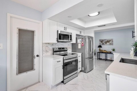 House in Boynton Beach, Florida 2 bedrooms, 119.57 sq.m. № 2246483 - photo 11
