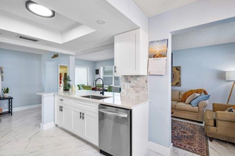 House in Boynton Beach, Florida 2 bedrooms, 119.57 sq.m. № 2246483 - photo 10