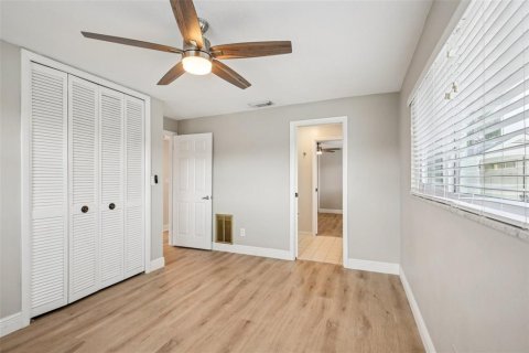 House in Saint Petersburg, Florida 4 bedrooms, 202.53 sq.m. № 2093105 - photo 29