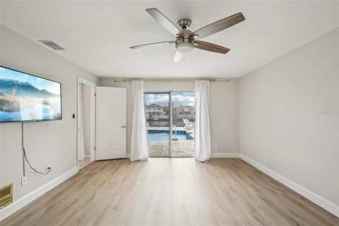 House in Saint Petersburg, Florida 4 bedrooms, 202.53 sq.m. № 2093105 - photo 16