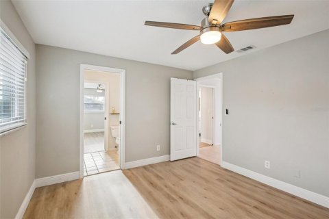 House in Saint Petersburg, Florida 4 bedrooms, 202.53 sq.m. № 2093105 - photo 23