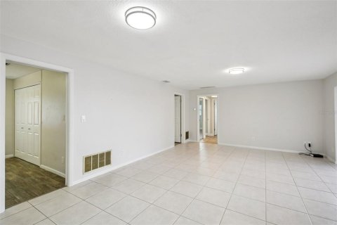 House in Saint Petersburg, Florida 4 bedrooms, 202.53 sq.m. № 2093105 - photo 4
