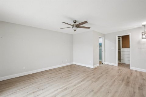 House in Saint Petersburg, Florida 4 bedrooms, 202.53 sq.m. № 2093105 - photo 14