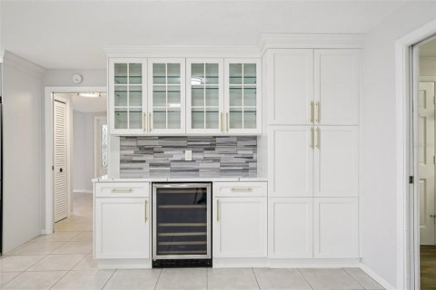 House in Saint Petersburg, Florida 4 bedrooms, 202.53 sq.m. № 2093105 - photo 17