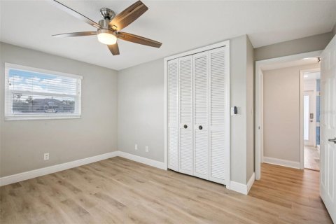 House in Saint Petersburg, Florida 4 bedrooms, 202.53 sq.m. № 2093105 - photo 28