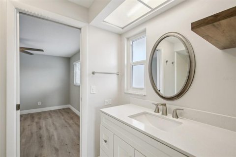 House in Saint Petersburg, Florida 4 bedrooms, 202.53 sq.m. № 2093105 - photo 26