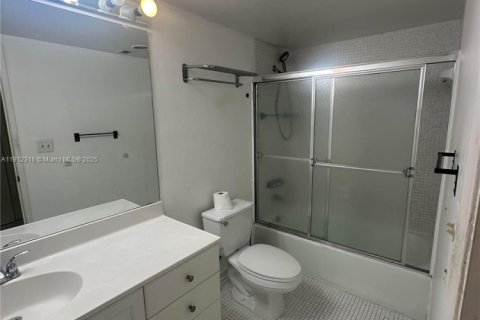 Condo in Sunny Isles Beach, Florida, 1 bedroom № 2082325 - photo 7