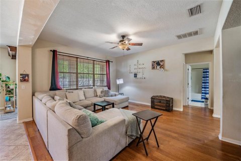 House in Riverview, Florida 4 bedrooms, 292.55 sq.m. № 2108227 - photo 10