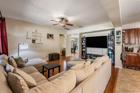 House in Riverview, Florida 4 bedrooms, 292.55 sq.m. № 2108227 - photo 9
