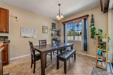 House in Riverview, Florida 4 bedrooms, 292.55 sq.m. № 2108227 - photo 18