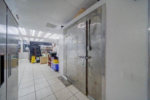 Commercial property in Homestead, Florida № 1809708 - photo 6