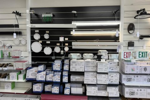 Купить коммерческую недвижимость в Помпано-Бич, Флорида № 2053288 - фото 8