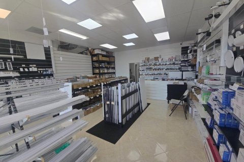 Купить коммерческую недвижимость в Помпано-Бич, Флорида № 2053288 - фото 21