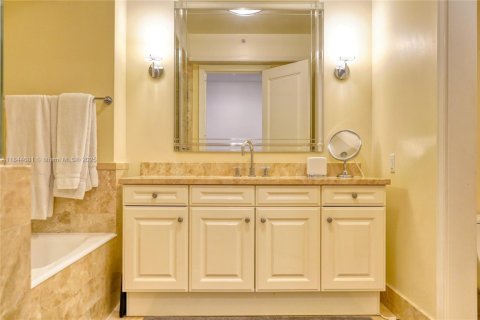 Condominio en venta en Miami, Florida, 2 dormitorios, 162.3 m2 № 1841232 - foto 15