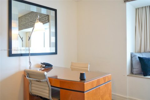 Condominio en venta en Miami, Florida, 2 dormitorios, 162.3 m2 № 1841232 - foto 17