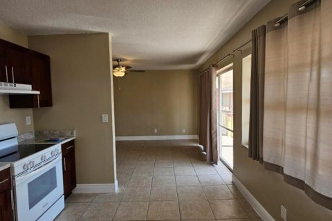 Copropriété à louer à Riviera Beach, Floride: 2 chambres, 71.53 m2 № 2406078 - photo 4