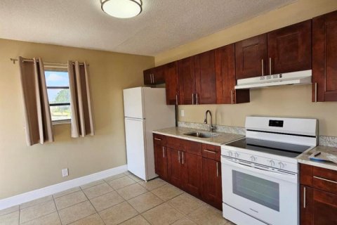 Copropriété à louer à Riviera Beach, Floride: 2 chambres, 71.53 m2 № 2406078 - photo 3