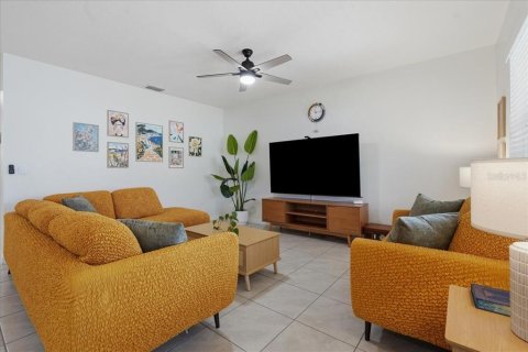 House in Lake Alfred, Florida 3 bedrooms, 157 sq.m. № 2345640 - photo 3