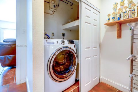 Купить виллу или дом в Майами, Флорида 3 спальни, 160.26м2, № 2075225 - фото 24