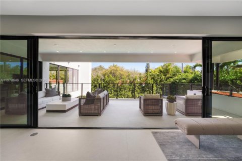 Купить виллу или дом в Ки-Бискейн, Флорида 6 спален, 327.02м2, № 2036242 - фото 14