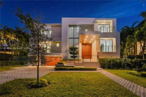 Villa ou maison à Key Biscayne, Floride 6 chambres, 327.02 m2 № 2036242