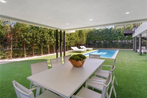 Купить виллу или дом в Ки-Бискейн, Флорида 6 спален, 327.02м2, № 2036242 - фото 27