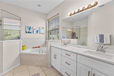 Casa en venta en Lakewood Ranch, Florida, 4 dormitorios, 192.59 m2 № 2324044 - foto 25