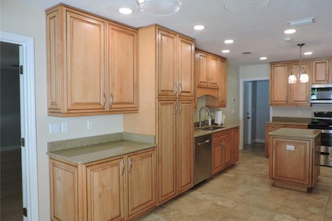 House in Ormond Beach, Florida 3 bedrooms, 166.11 sq.m. № 1740490 - photo 7