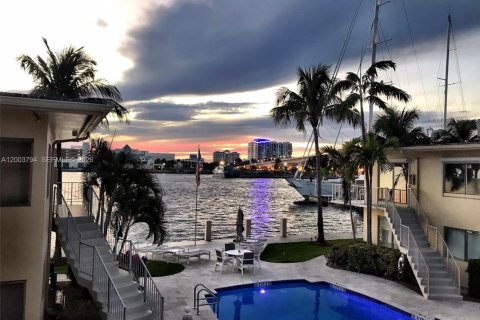 Condo in Fort Lauderdale, Florida, 2 bedrooms  № 2069330