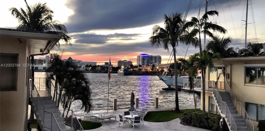 Condo in Fort Lauderdale, Florida, 2 bedrooms  № 2069330