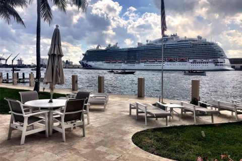 Condo in Fort Lauderdale, Florida, 2 bedrooms  № 2069330 - photo 3