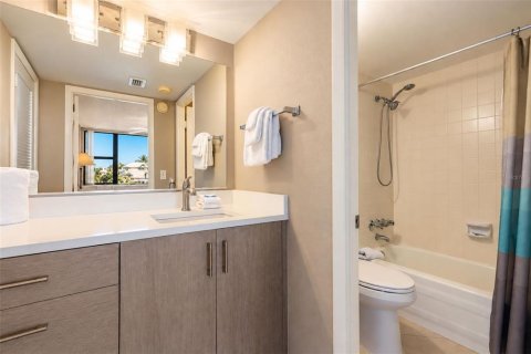 Copropriété à vendre à Sarasota, Floride: 2 chambres, 108.23 m2 № 2434541 - photo 20