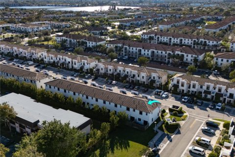 Купить кондоминиум в Майами, Флорида 3 спальни, 122.63м2, № 2044056 - фото 13